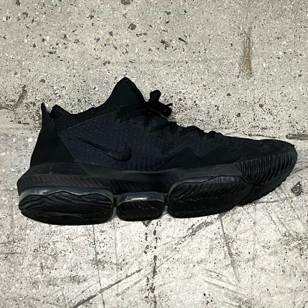 Nike LeBron 16 Low Triple Black CI2668-002 Size 13 - Picture 12 of 15
